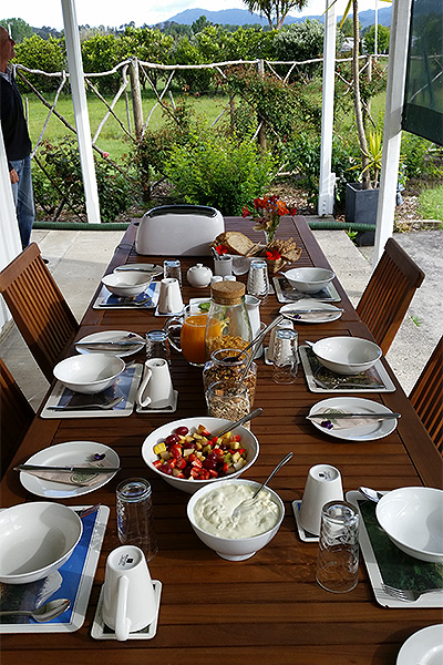 Bed and Breakfast Coromandel - Jacaranda Lodge - Table Spread Bed and Breakfast Coromandel - Jacaranda Lodge - Table Spread