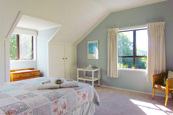 B&B Lodging in the Coromandel - Jacaranda Lodge - Sunset Room