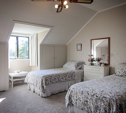 Coromandel Accommodation - Jacaranda Lodge - Twin Room Coromandel Accommodation - Jacaranda Lodge - Twin Room